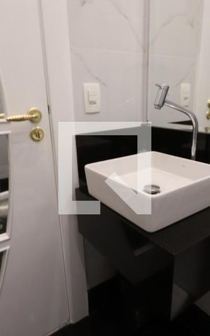 Apartamento à venda com 250m², 4 quartos e 3 vagasBanheiro da Suíte 4