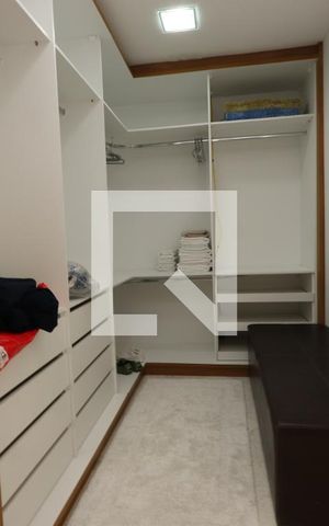 Apartamento à venda com 250m², 4 quartos e 3 vagasSuíte Master - closet