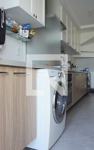 Casa à venda com 218m², 3 quartos e 2 vagasÁrea de Serviço