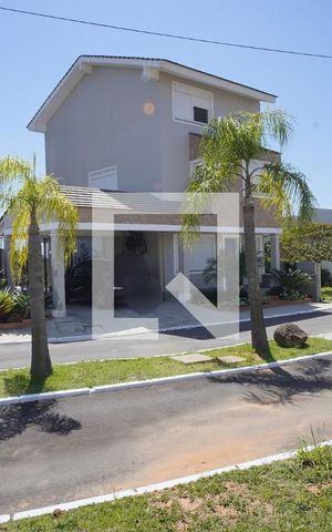 Casa à venda com 218m², 3 quartos e 2 vagasFachada