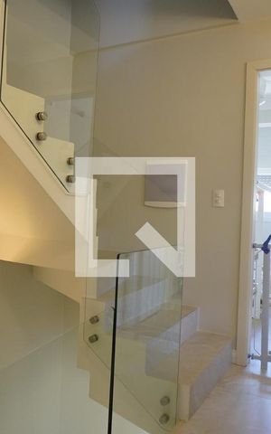 Casa à venda com 218m², 3 quartos e 2 vagasAcesso a solto