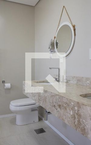 Casa à venda com 218m², 3 quartos e 2 vagasBanheiro suite