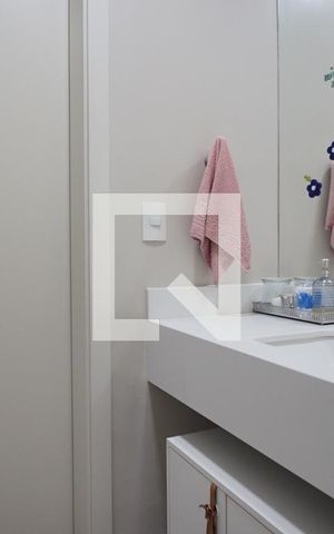 Casa à venda com 218m², 3 quartos e 2 vagasBanheiro suite americana 1 e 2