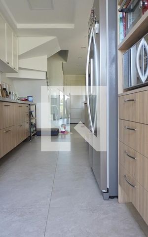 Casa à venda com 218m², 3 quartos e 2 vagasÁrea de Serviço