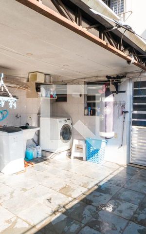 Casa à venda com 210m², 3 quartos e 2 vagas Casa à venda com 210m², 3 quartos e 2 vagasLavanderia