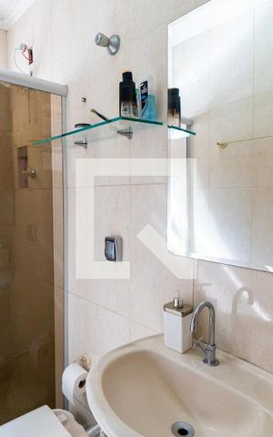 Casa à venda com 210m², 3 quartos e 2 vagas Casa à venda com 210m², 3 quartos e 2 vagasBanheiro Social