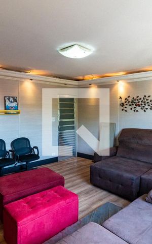 Casa à venda com 210m², 3 quartos e 2 vagas Casa à venda com 210m², 3 quartos e 2 vagasPorão