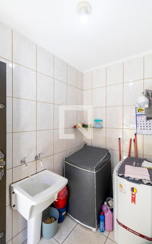Casa à venda com 191m², 3 quartos e 4 vagas Casa à venda com 191m², 3 quartos e 4 vagasÁrea de serviço