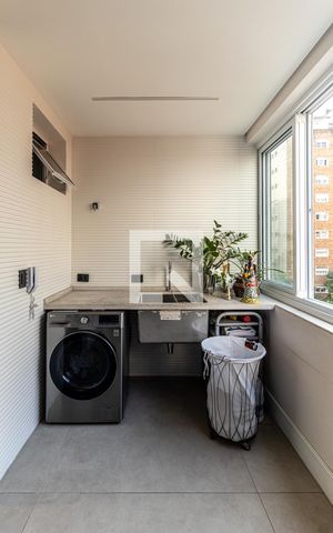 Apartamento à venda com 200m², 3 quartos e 1 vagaÁrea de Serviço