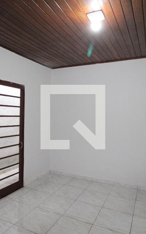 Casa à venda com 110m², 2 quartos e 3 vagasSala