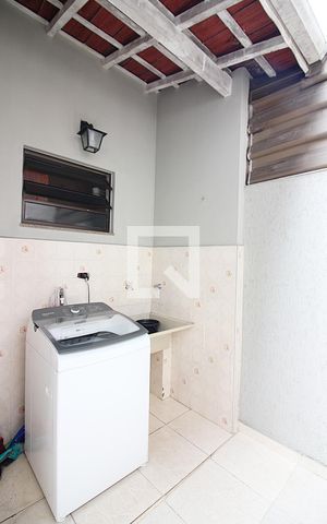 Casa à venda com 120m², 2 quartos e 2 vagasÁrea de Serviço