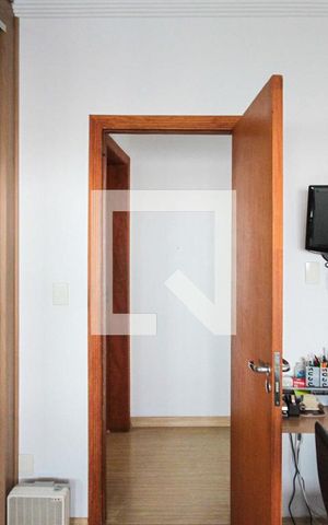 Apartamento à venda com 254m², 4 quartos e 3 vagas Apartamento à venda com 254m², 4 quartos e 3 vagasQuarto reversivel