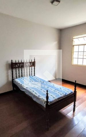 Casa à venda com 455m², 7 quartos e 2 vagasQuarto de Serviço