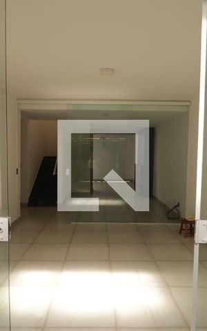 Casa para alugar com 140m², 3 quartos e 2 vagas Casa para alugar com 140m², 3 quartos e 2 vagasSala