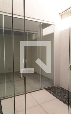 Casa para alugar com 140m², 3 quartos e 2 vagas Casa para alugar com 140m², 3 quartos e 2 vagasSala