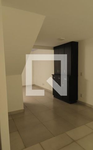 Casa para alugar com 140m², 3 quartos e 2 vagas Casa para alugar com 140m², 3 quartos e 2 vagasSala