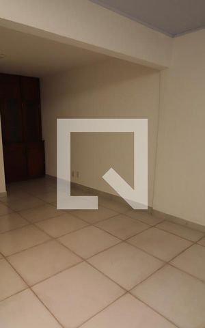 Casa para alugar com 140m², 3 quartos e 2 vagas Casa para alugar com 140m², 3 quartos e 2 vagasSala