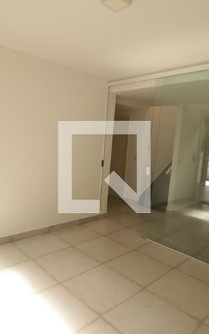 Casa para alugar com 140m², 3 quartos e 2 vagas Casa para alugar com 140m², 3 quartos e 2 vagasSala