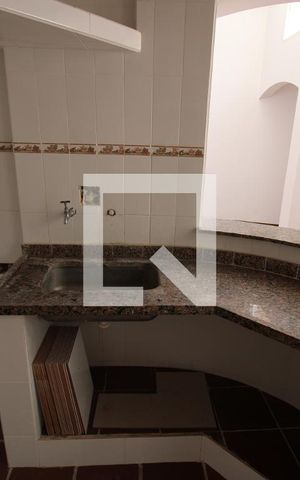 Casa à venda com 450m², 6 quartos e 3 vagasCasa 2 - Sala / Cozinha