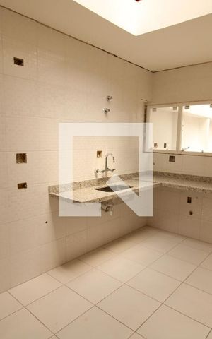 Casa à venda com 450m², 6 quartos e 3 vagasCozinha