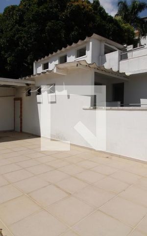 Casa à venda com 450m², 6 quartos e 3 vagasQuintal
