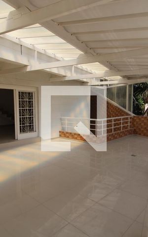Casa à venda com 450m², 6 quartos e 3 vagasSala - Varanda