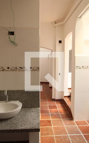 Casa à venda com 450m², 6 quartos e 3 vagasCasa 2 - Banheiro