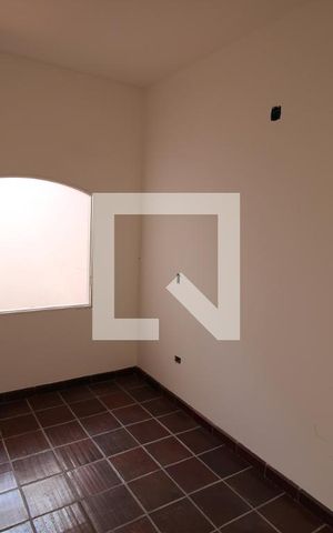 Casa à venda com 450m², 6 quartos e 3 vagasCasa 2 - Quarto 1