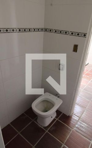 Casa à venda com 450m², 6 quartos e 3 vagasCasa 2 - Banheiro
