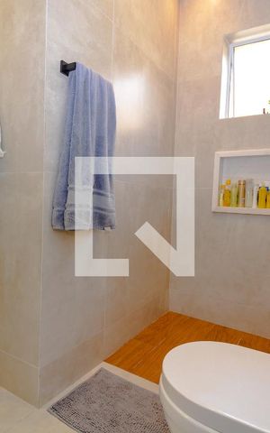 Casa para alugar com 240m², 3 quartos e 2 vagasBanheiro