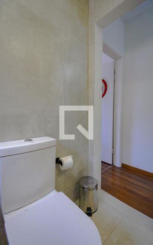 Casa para alugar com 240m², 3 quartos e 2 vagasBanheiro