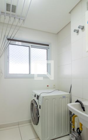 Apartamento para alugar com 66m², 2 quartos e 1 vagaÁrea de Serviço