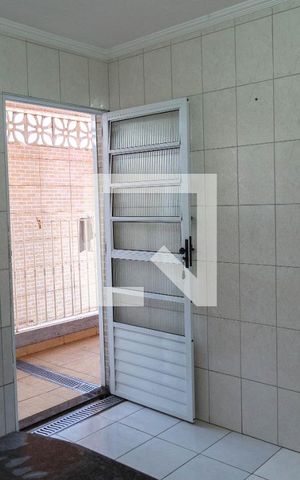 Casa à venda com 260m², 4 quartos e 2 vagas Casa à venda com 260m², 4 quartos e 2 vagasÁrea de serviço e quintal