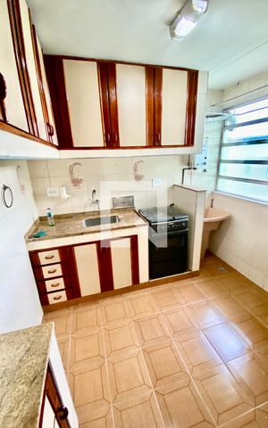 Apartamento para alugar com 50m², 2 quartos e 1 vaga Apartamento para alugar com 50m², 2 quartos e 1 vagaCozinha e Área de Serviço