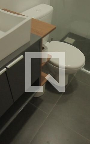 Apartamento à venda com 48m², 2 quartos e 1 vaga Apartamento à venda com 48m², 2 quartos e 1 vagaBanheiro