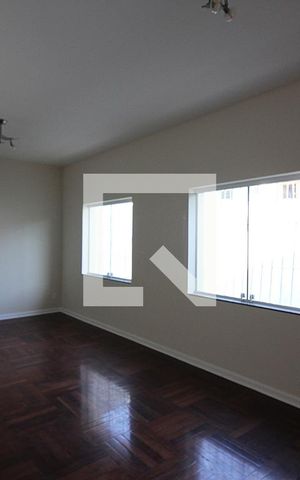 Casa para alugar com 235m², 3 quartos e 3 vagasSala