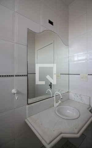 Casa para alugar com 235m², 3 quartos e 3 vagasBanheiro Social