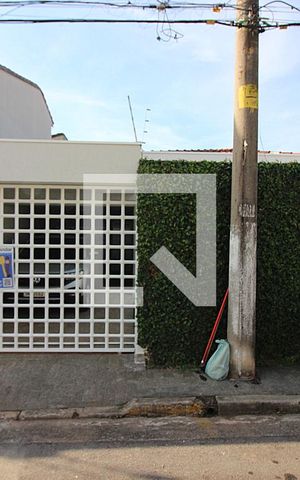 Casa para alugar com 235m², 3 quartos e 3 vagasFachada