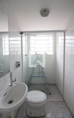 Casa para alugar com 235m², 3 quartos e 3 vagasBanheiro de Serviço