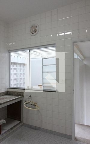 Casa para alugar com 235m², 3 quartos e 3 vagasCozinha