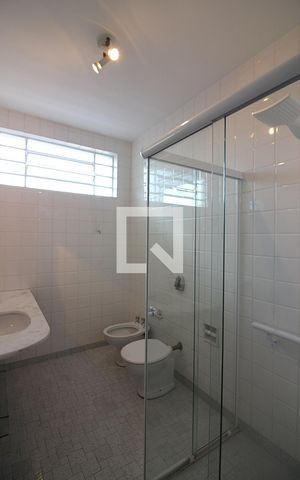 Casa para alugar com 235m², 3 quartos e 3 vagasQuarto 1 - Suíte Banheiro