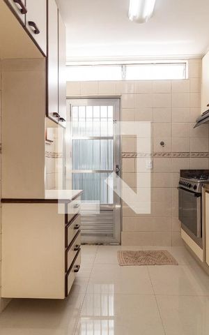 Casa à venda com 200m², 3 quartos e 2 vagas Casa à venda com 200m², 3 quartos e 2 vagasCozinha