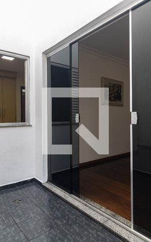 Casa à venda com 200m², 3 quartos e 2 vagas Casa à venda com 200m², 3 quartos e 2 vagasJardim de Inverno da Sala