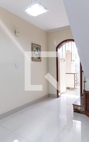 Casa à venda com 200m², 3 quartos e 2 vagas Casa à venda com 200m², 3 quartos e 2 vagasCopa da Cozinha