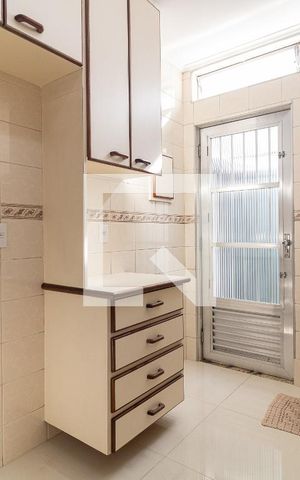 Casa à venda com 200m², 3 quartos e 2 vagas Casa à venda com 200m², 3 quartos e 2 vagasCozinha