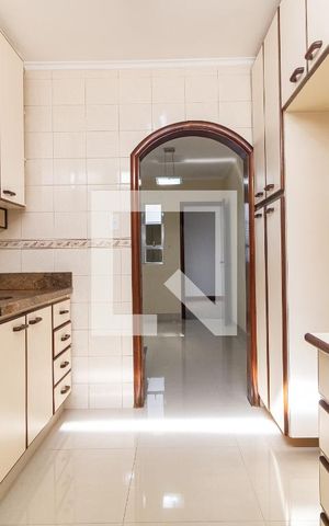 Casa à venda com 200m², 3 quartos e 2 vagas Casa à venda com 200m², 3 quartos e 2 vagasCozinha