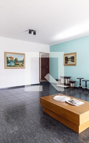 Casa à venda com 200m², 3 quartos e 2 vagas Casa à venda com 200m², 3 quartos e 2 vagasÁrea comum