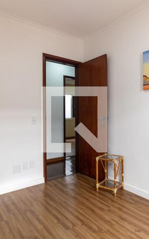 Casa à venda com 200m², 3 quartos e 2 vagas Casa à venda com 200m², 3 quartos e 2 vagasQuarto 3