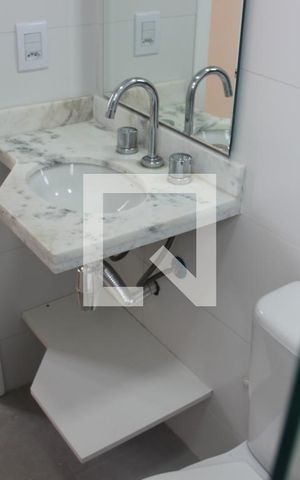 Apartamento para alugar com 71m², 2 quartos e 2 vagasBanheiro da Suíte