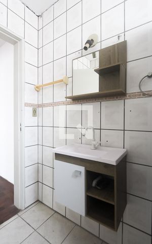 Apartamento à venda com 62m², 2 quartos e sem vaga Apartamento à venda com 62m², 2 quartos e sem vagaBanheiro